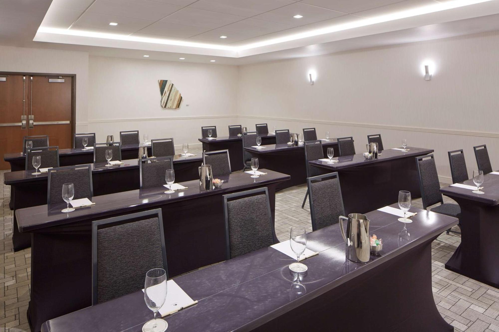 Hotel Doubletree By Hilton Atlanta Perimeter Dunwoody Exterior foto
