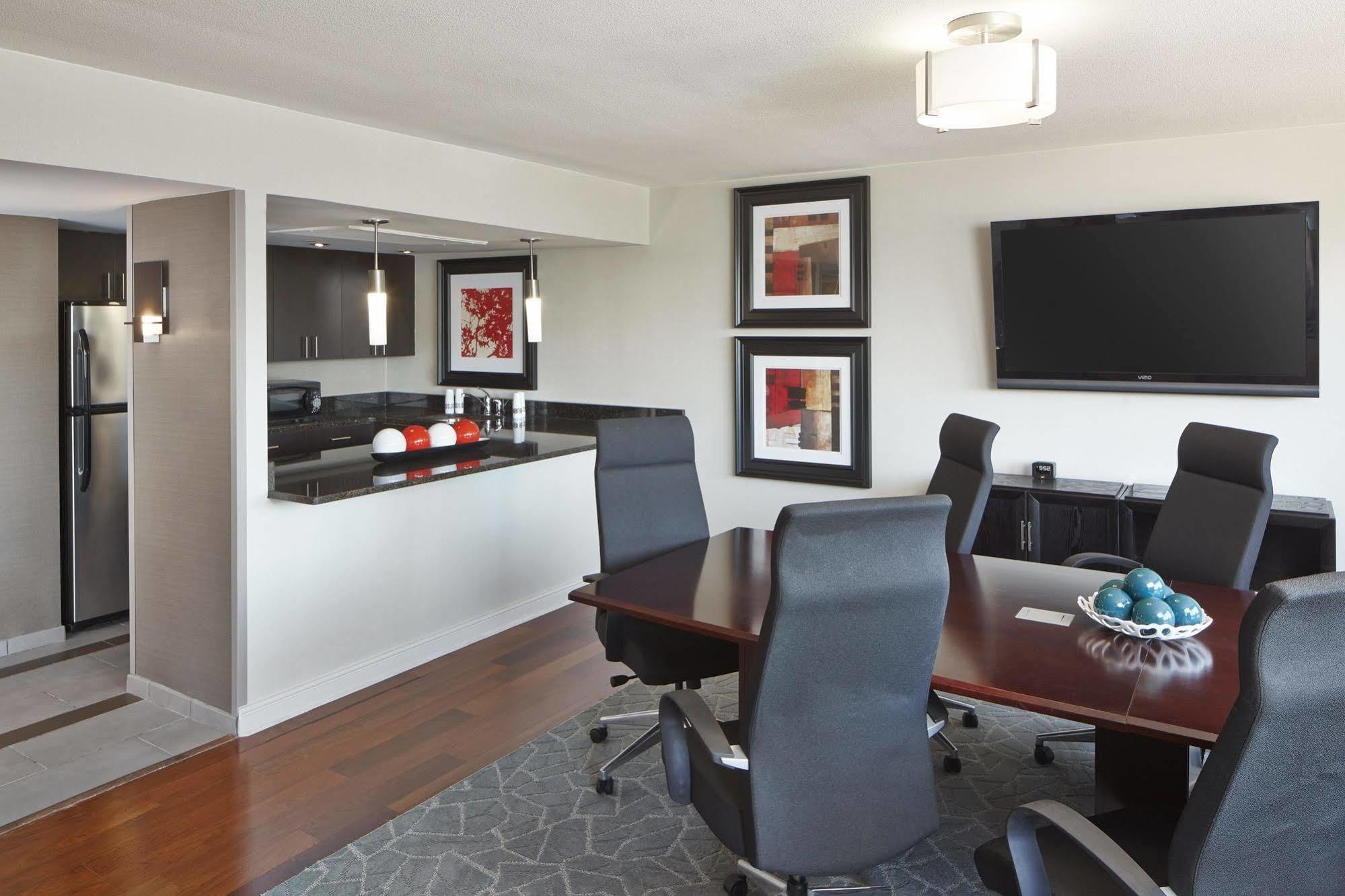 Hotel Doubletree By Hilton Atlanta Perimeter Dunwoody Exterior foto